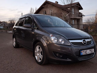 Opel Zafira foto 2