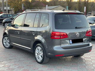 Volkswagen Touran foto 3