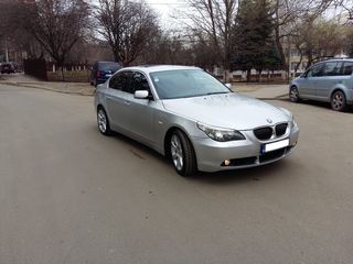 BMW 5 Series foto 3