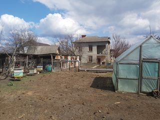Ciorescu, vind loc de casa cu constructie in centrul comunei!!! foto 2