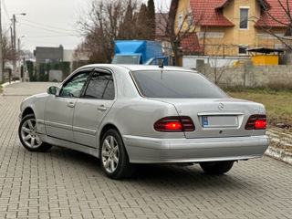 Mercedes E-Class foto 4