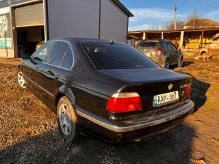 BMW 5 Series foto 3