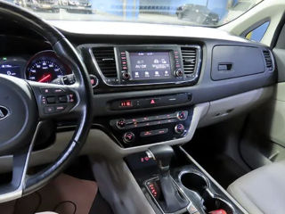 KIA Carnival foto 9