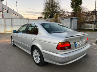 BMW 5 Series foto 10