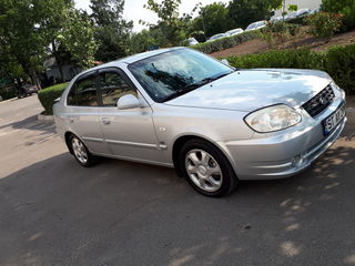 Hyundai Accent foto 5