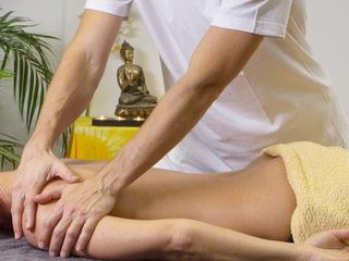 Veniti la masaj profesional 2 ore si terapie manuala,tractie,electroforeza medicala,medic foto 6