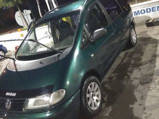 Volkswagen Sharan foto 1