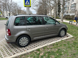 Volkswagen Touran foto 6