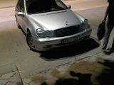 Mercedes C Class foto 7