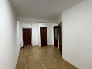 Apartament cu 2 camere, 73 m², Centru, Chișinău foto 6