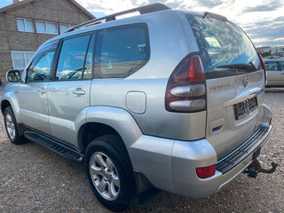 Toyota Land Cruiser Prado foto 4