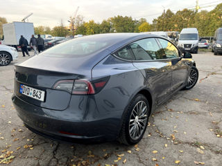 Tesla Model 3 foto 3