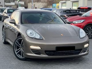 Porsche Panamera foto 1