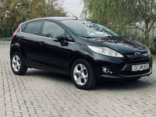 Ford Fiesta foto 3