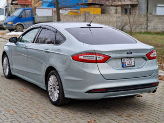 Ford Fusion foto 5