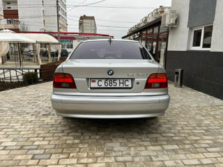 BMW 5 Series foto 3