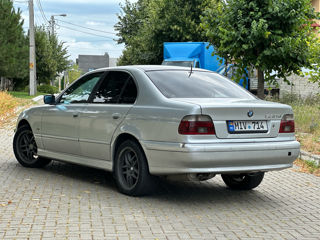 BMW 5 Series foto 6