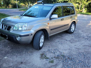 Nissan X-Trail foto 1