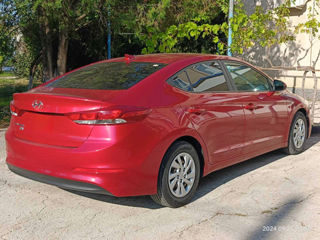 Hyundai Elantra foto 5