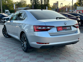 Skoda Superb foto 3