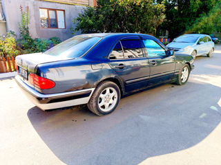 Mercedes E-Class foto 5