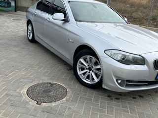 BMW 5 Series foto 3