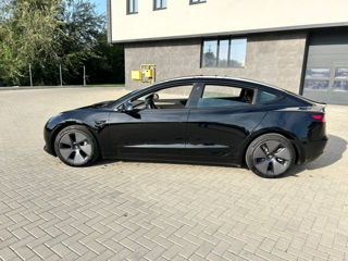 Tesla Model 3 foto 4