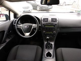 Toyota Avensis foto 6