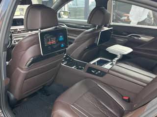 BMW 7 Series foto 7