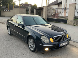 Mercedes E-Class foto 2