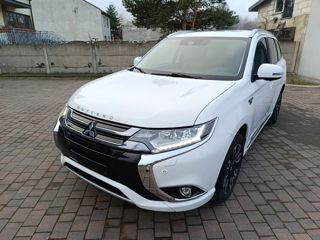 Mitsubishi Outlander foto 3