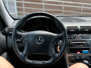 Mercedes C-Class foto 10