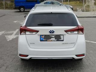 Toyota Auris foto 4