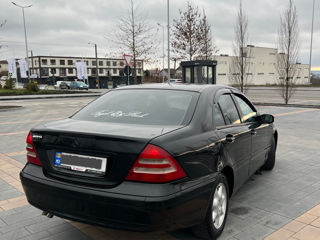 Mercedes C-Class foto 5