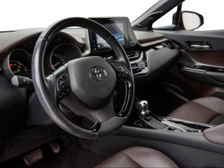 Toyota C-HR foto 13