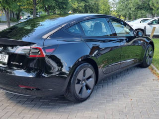 Tesla Model 3 foto 1