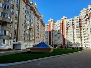 Apartament cu 2 camere, 76 m², Centru, Chișinău foto 9