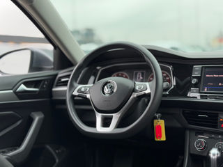 Volkswagen Jetta foto 8