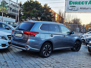 Mitsubishi Outlander foto 2