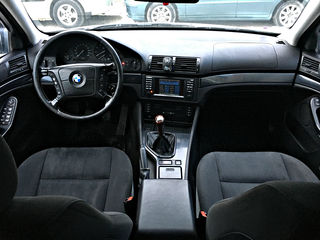 BMW 5 Series foto 4