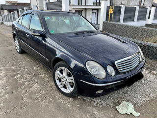 Dezmembrez Mercedes w211 2,7 airmatic foto 3