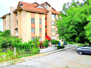 Apartament cu 3 camere, 90 m², Periferie, Ialoveni foto 1