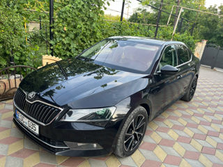 Skoda Superb foto 2