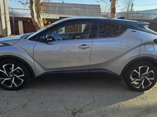 Toyota C-HR foto 3