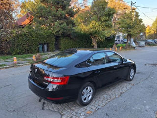 Skoda Superb foto 2