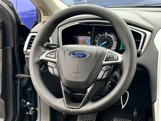 Ford Fusion foto 9