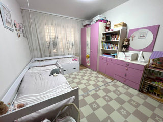 Apartament cu 3 camere, 73 m², Buiucani, Chișinău foto 2