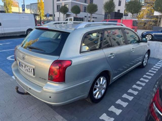 Toyota Avensis foto 3