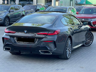 BMW 8 Series foto 4