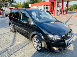 Volkswagen Touran foto 4